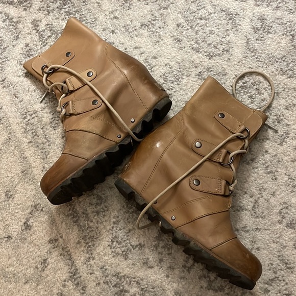 Sorel Joan of Arctic - Wedge Boots - Tan - 8.5 - Picture 4 of 10
